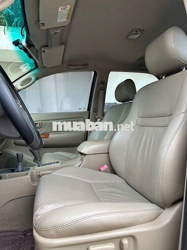 Toyota Fortuner 2010 V std 85.000 km Đen