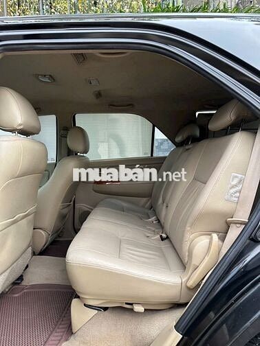 Toyota Fortuner 2010 V std 85.000 km Đen