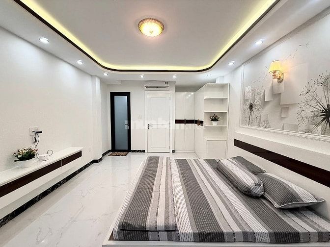Nhà 4 Lầu Tuyệt đẹp Thiết Kế cổ điển  HXH Thích Quảng Đức p4