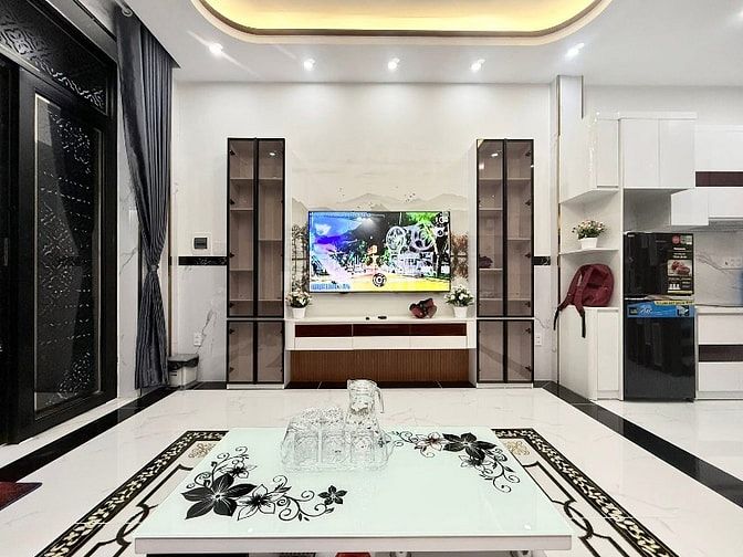 Nhà 4 Lầu Tuyệt đẹp Thiết Kế cổ điển  HXH Thích Quảng Đức p4