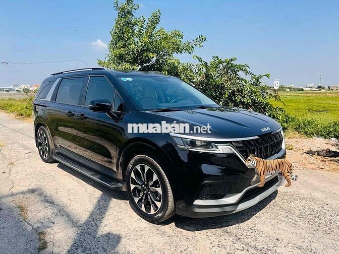 Kia Carnival Luxury 2023 Đen 54000 km