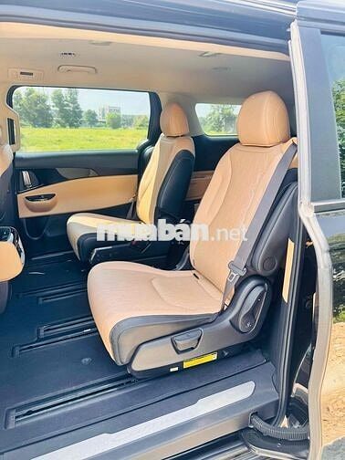 Kia Carnival Luxury 2023 Đen 54000 km