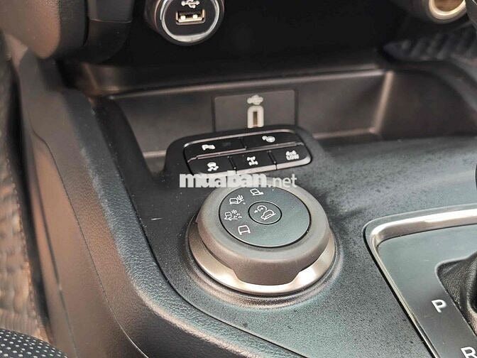 Ford Everest Titanium 2019 Trắng 57000 km
