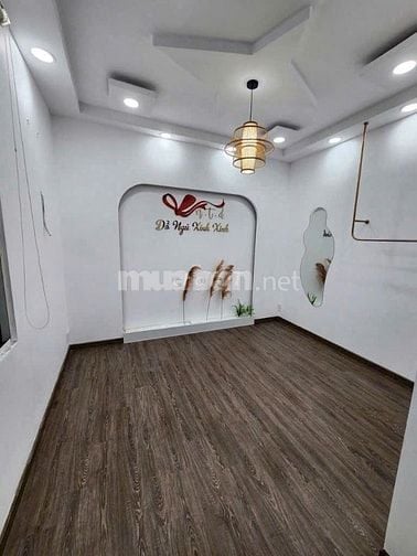 4 TẦNG , Mặt tiền Nguyễn Trãi khu thời trang cao cấp