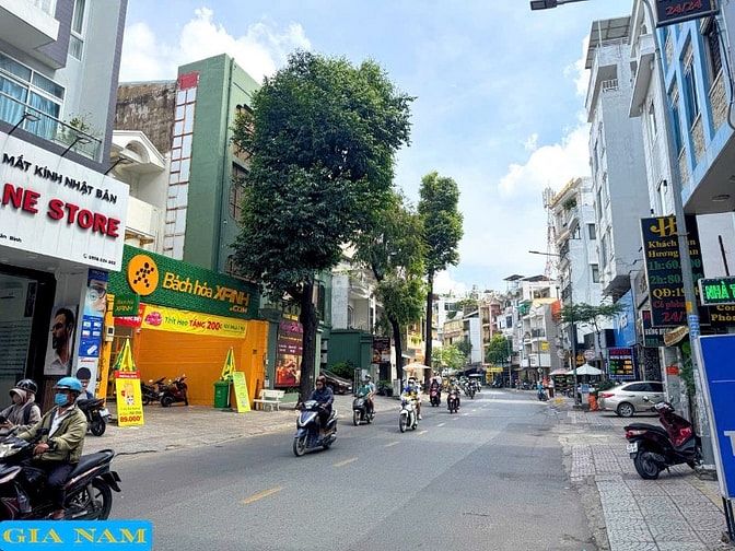 BÁN NHÀ GÓC 2 MẶT TIỀN : 214 NGUYỄN THÁI BÌNH - P. 12 - Q. TÂN BÌNH
