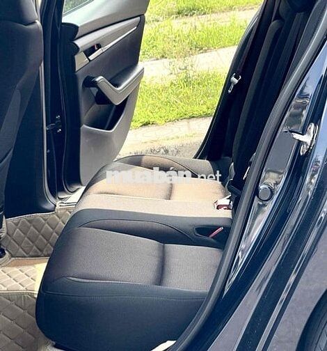 Mazda 3 Deluxe 1.5 AT màu xanh Navi sản xuất 2023