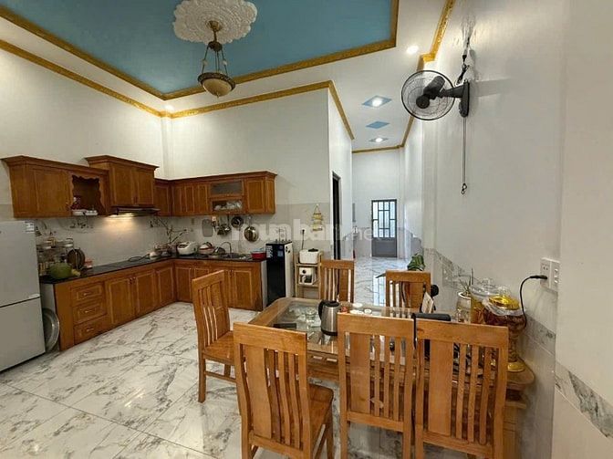 Hàng giá ngộp 40m2 Phạm Văn Chí Quận 6, SHR giá chỉ 2 tỷ 230 TL