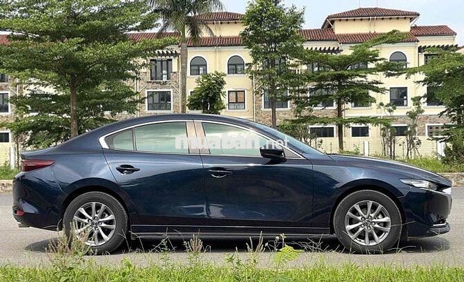 Mazda 3 Deluxe 1.5 AT màu xanh Navi sản xuất 2023