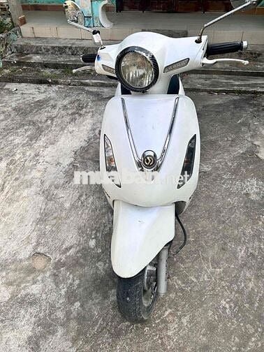 Xe máy điện SYM màu Trắng