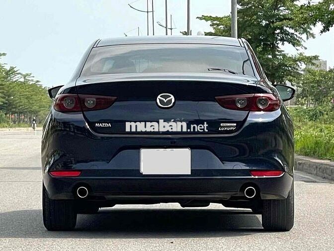 Mazda 3 Deluxe 1.5 AT màu xanh Navi sản xuất 2023