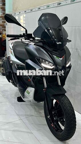 Aprilia SR GT 200