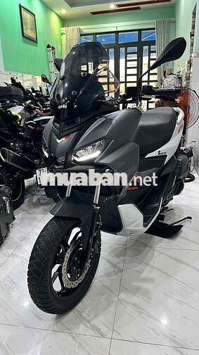 Aprilia SR GT 200