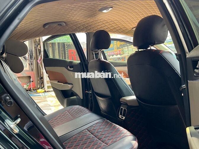 Hyundai Accent model 2022 số tự động màu đen