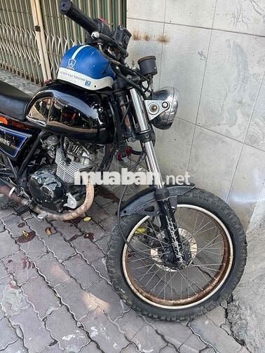 Suzuki GN125 màu Đen