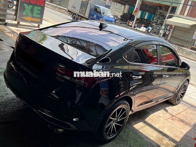 Hyundai Accent model 2022 số tự động màu đen