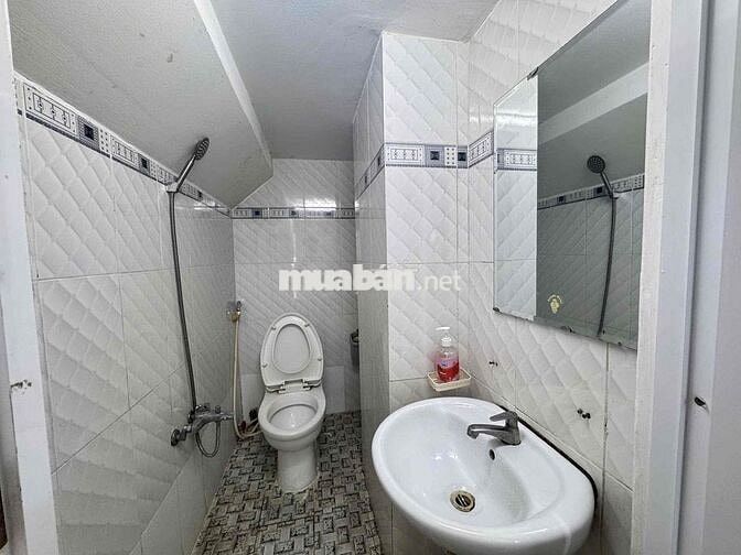 CHO THUÊ MẶT BẰNG RỘNG 125m2 CÓ 2PN NGAY MẶT TIỀN NGUYỄN THỊ THẬP, Q7