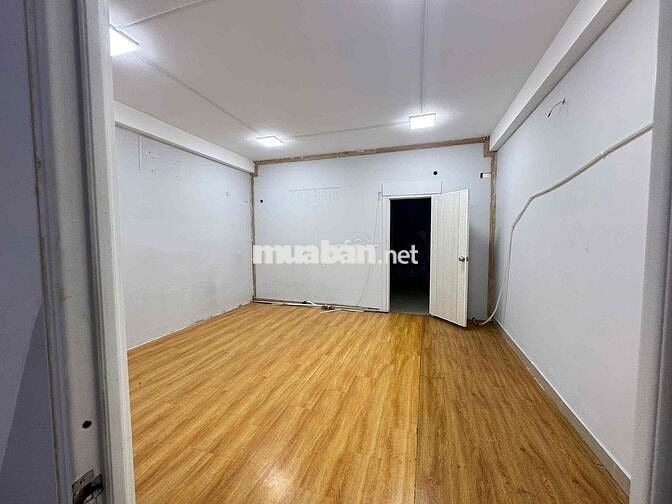 CHO THUÊ MẶT BẰNG RỘNG 125m2 CÓ 2PN NGAY MẶT TIỀN NGUYỄN THỊ THẬP, Q7