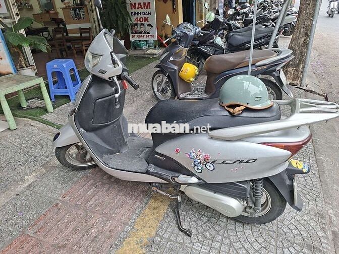 Honda Lead màu Bạc