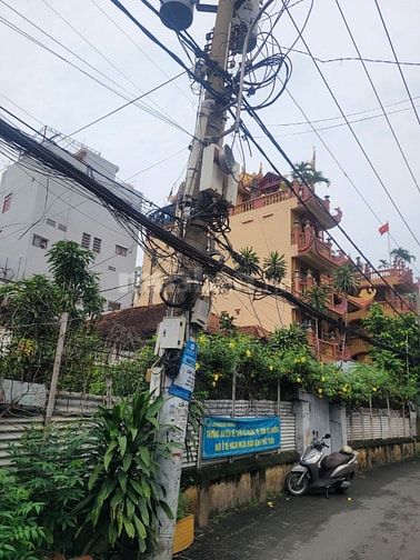 Quận 1 Kế Cận - Mặt Tiền 20m - Giá Giảm Sập Hầm - Chỉ 55 Tỷ