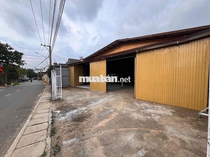 Kho 300m2 đường Trần Đại Nghĩa, bàn giao ngay