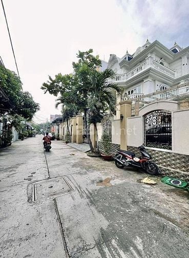 Bán nhà mới, hẻm ô tô 122 Bình Trị Đông, DT 4 x 15.5m, 3 tấm, 6.66 tỷ.