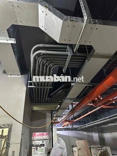 bên e đanh tuyển phụ - thợ điện