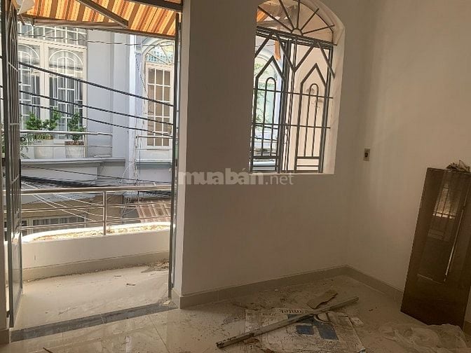 Bán nhà hxh nhựa cạnh siêu thị emart phan huy ích