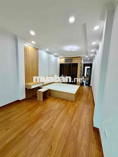 Ô tô đỗ cổng phố Hồng Mai nhà đẹp dân xây 6 tầng 35m2 x6T giá 6.5 tỷ s