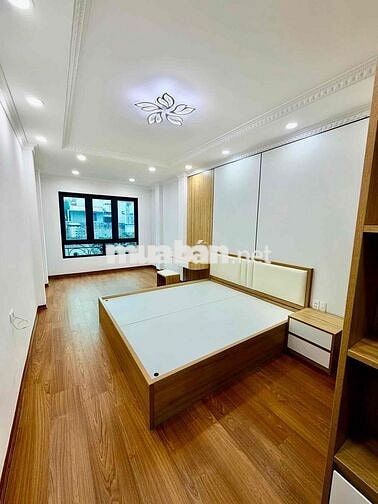 Ô tô đỗ cổng phố Hồng Mai nhà đẹp dân xây 6 tầng 35m2 x6T giá 6.5 tỷ s