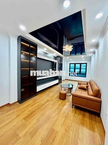 Ô tô đỗ cổng phố Hồng Mai nhà đẹp dân xây 6 tầng 35m2 x6T giá 6.5 tỷ s