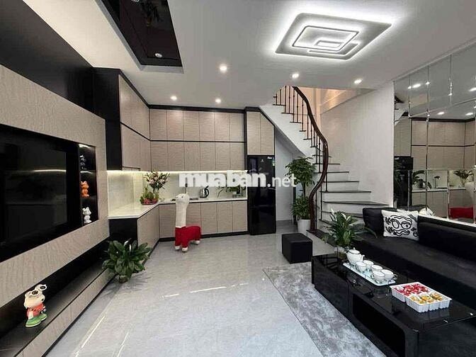 Gần phố Mình Khai nhà đẹp 2 thoáng ở ngay 35m x5T giá 6.8 tỷ sổ CC có
