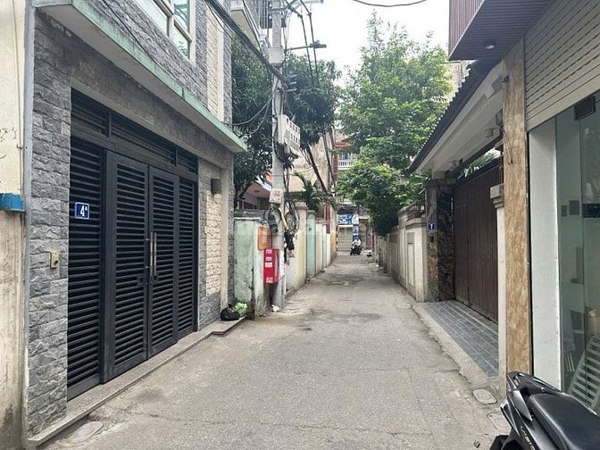 Bồ Đề – Long Biên – Ô TÔ -  185 m2 Đất – mặt tiền 10 M – Giá 29.2 Tỷ. 