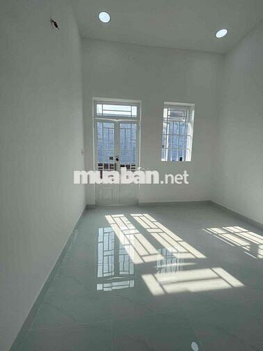 Bán nhà giá rẻ ngay chợ Vạn Nguyên 2ty5