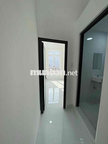 Bán nhà giá rẻ ngay chợ Vạn Nguyên 2ty5