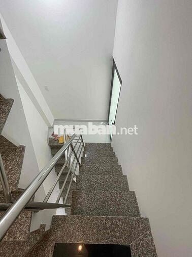 Bán nhà giá rẻ ngay chợ Vạn Nguyên 2ty5