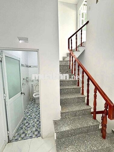 NHÀ PHỐ 1 LẦU GIÁ RẺ 3 PHÒNG NGỦ