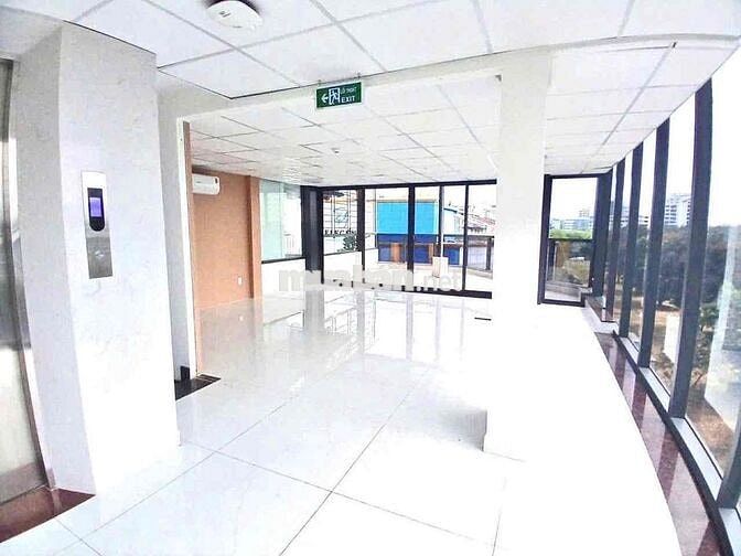Văn Phòng Góc 5 Lầu Thang Máy và PCCC