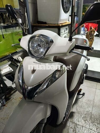 Nhà dư dùng Honda SH Mode Trắng 2016 
