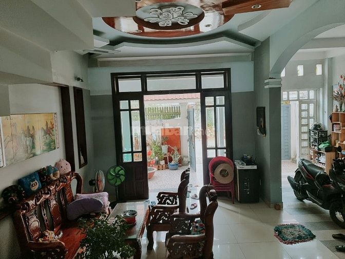 BÁN NHÀ ĐẸP MẶT TIỀN CÔNG VIÊN