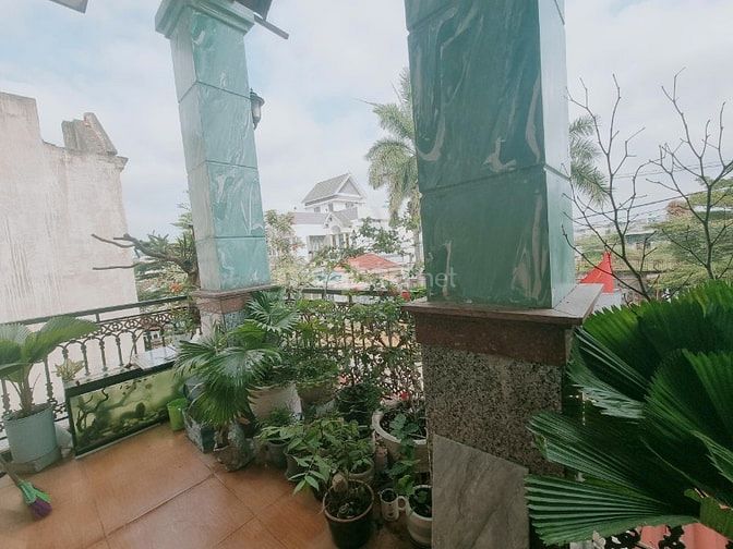 BÁN NHÀ ĐẸP MẶT TIỀN CÔNG VIÊN