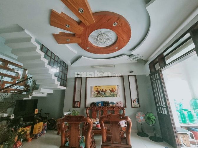 BÁN NHÀ ĐẸP MẶT TIỀN CÔNG VIÊN