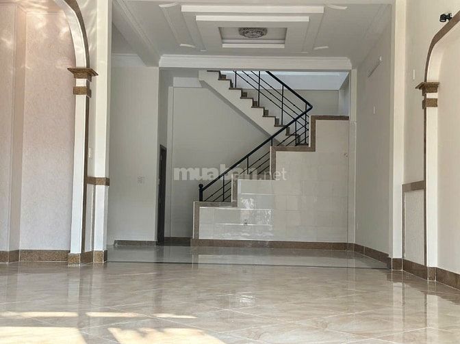 Nhà 2 tầng 1 hầm MT  Ngô Quyền,DTSD 161m2, nở hậu,Gần biển, Chốt ngay