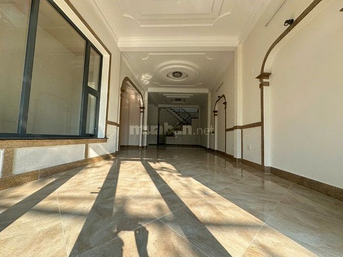 Nhà 2 tầng 1 hầm MT  Ngô Quyền,DTSD 161m2, nở hậu,Gần biển, Chốt ngay