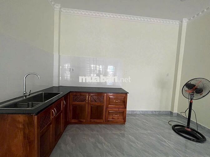 Cần chuyển nhượng nhà 1 trệt 1 lầu đã hoàn công
