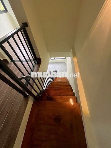 Cần chuyển nhượng nhà 1 trệt 1 lầu đã hoàn công
