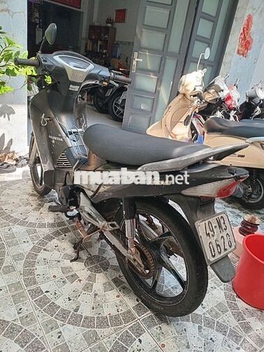 Future TQ màu Đen