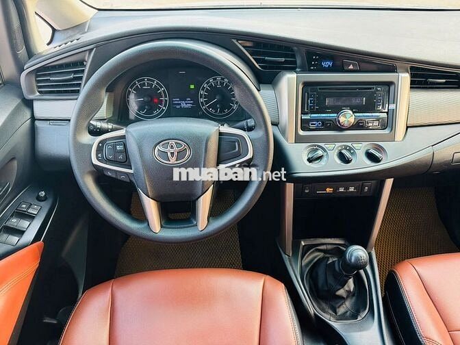 Toyota Innova 2018 2.0E MT Bạc