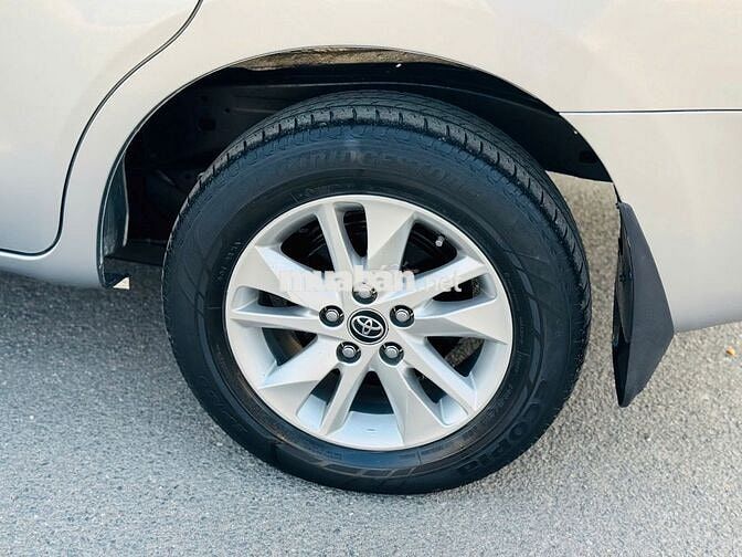 Toyota Innova 2018 2.0E MT Bạc