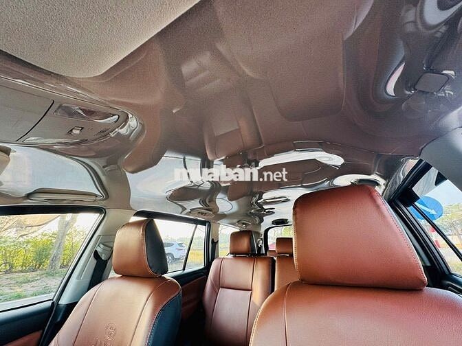 Toyota Innova 2018 2.0E MT Bạc