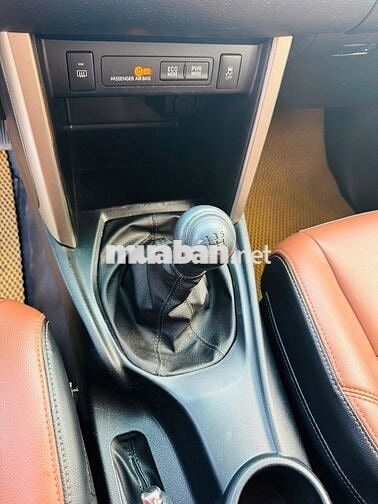 Toyota Innova 2018 2.0E MT Bạc